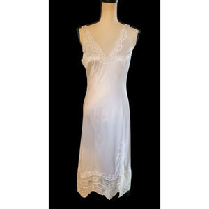 Vintage Van Raalte Ivory Cream Nylon & Lace Long Nightgown Sz S